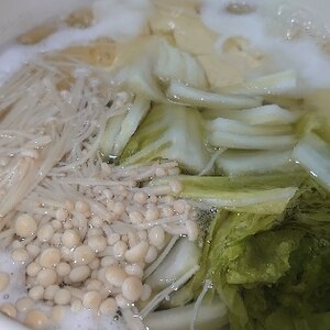 白菜とえのきの湯豆腐